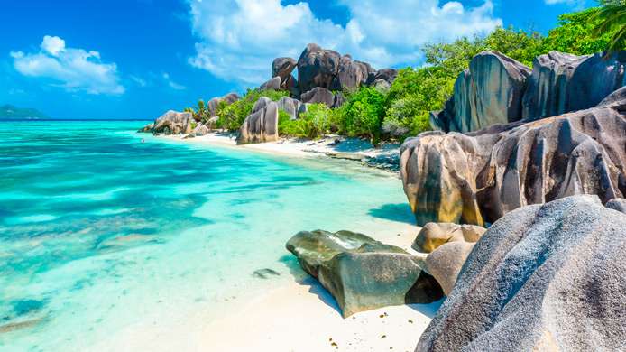Honeymoon Heaven Which Destination Suits You Best Maldives or Seychelles 13 ST Beach Holidays | isole seychelles panoramica 2.jpg.image .694.390.low