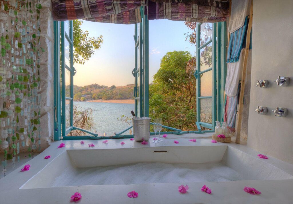 ST Beach Holidays | Kaya Mawa 2022 82.Mbungo bath windo 1 max1500x1000